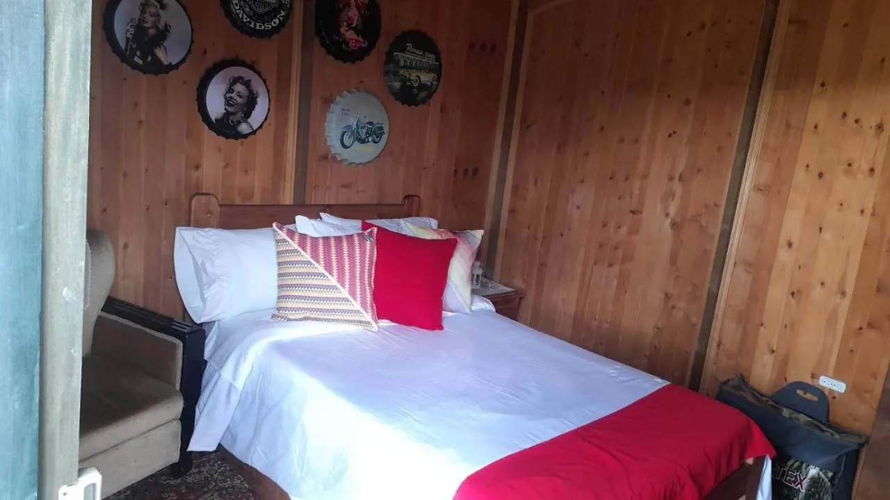 Bed & Breakfast Moon Night Hostel-Santa Elena Pantanillo Medellin